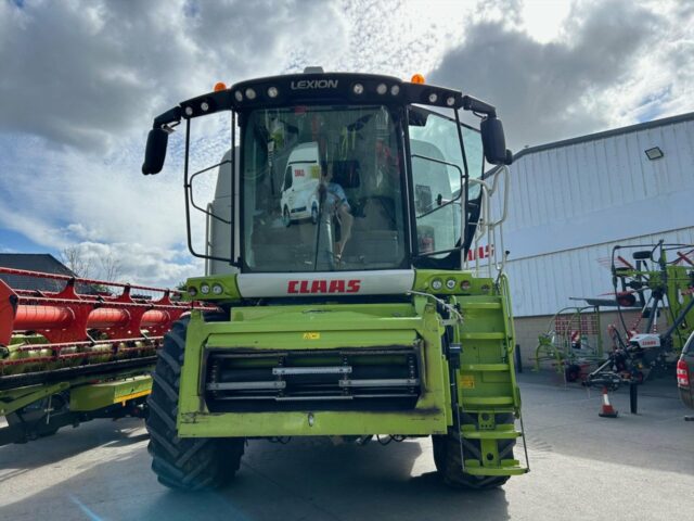 CLAAS LEXION 670 M T4F