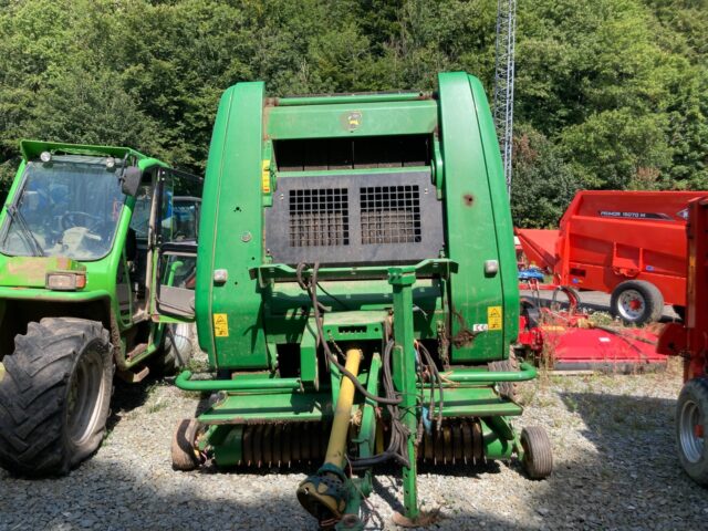 JOHN DEERE 854 BALER