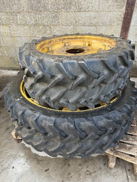 John Deere 2850 Row Crop Wheels