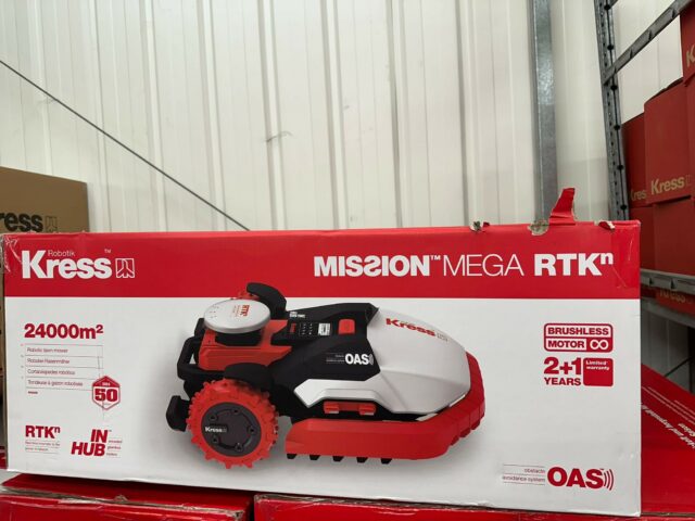 CM000249 KRESS KR236E ROBOTIC MOWER.