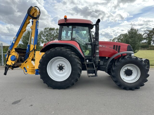 CASE IH 140 CVX (2011) WITH BOMFORD