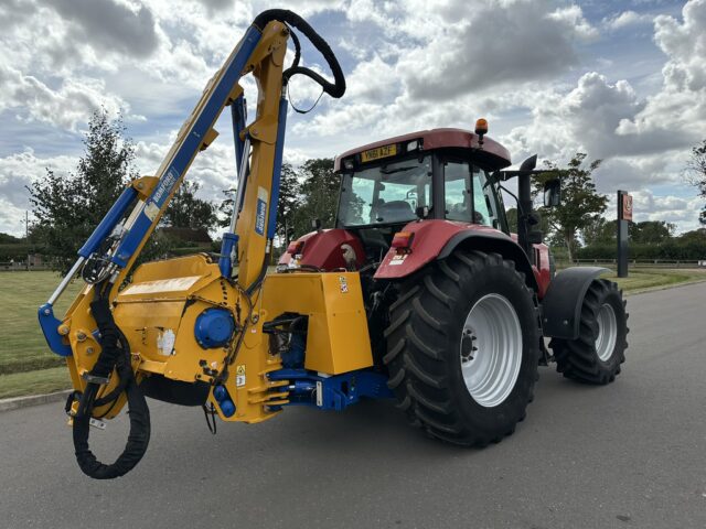 CASE IH 140 CVX (2011) WITH BOMFORD