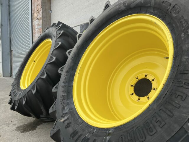 JOHN DEERE RIMS & TYRES