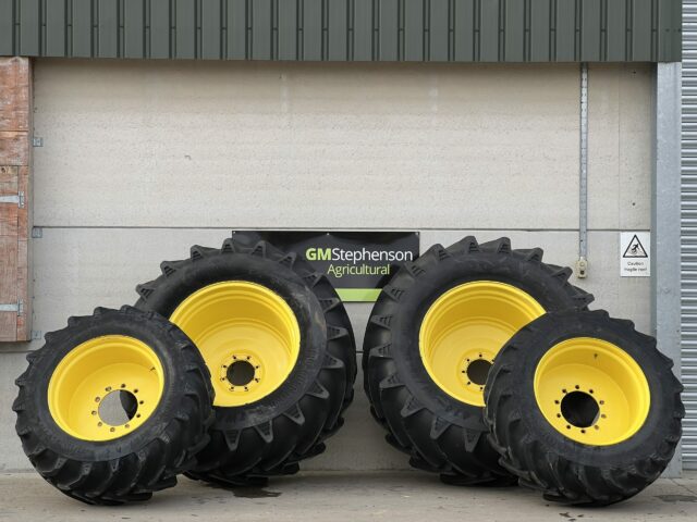 JOHN DEERE RIMS & TYRES