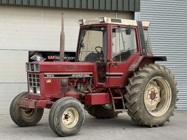 INTERNATIONAL 956XL 2WD