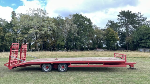 Plant low loader trailer