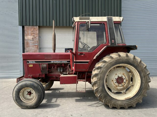 INTERNATIONAL 956XL 2WD