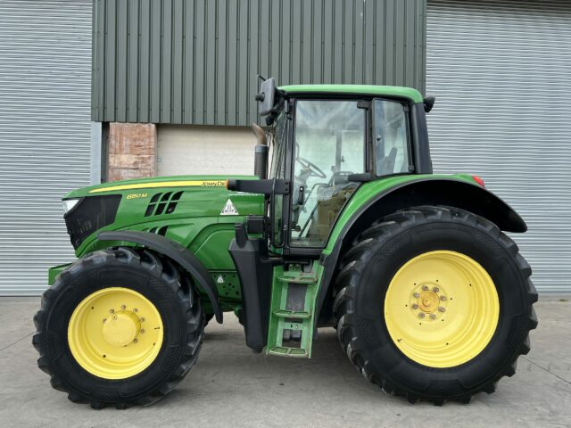 JOHN DEERE 6150M