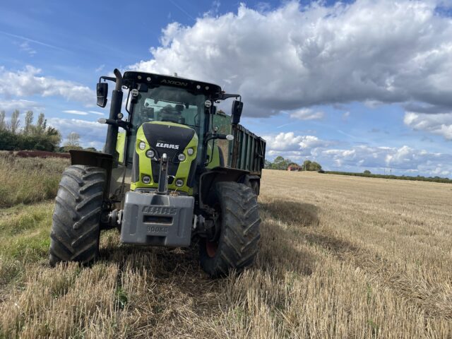 Claas axion 830