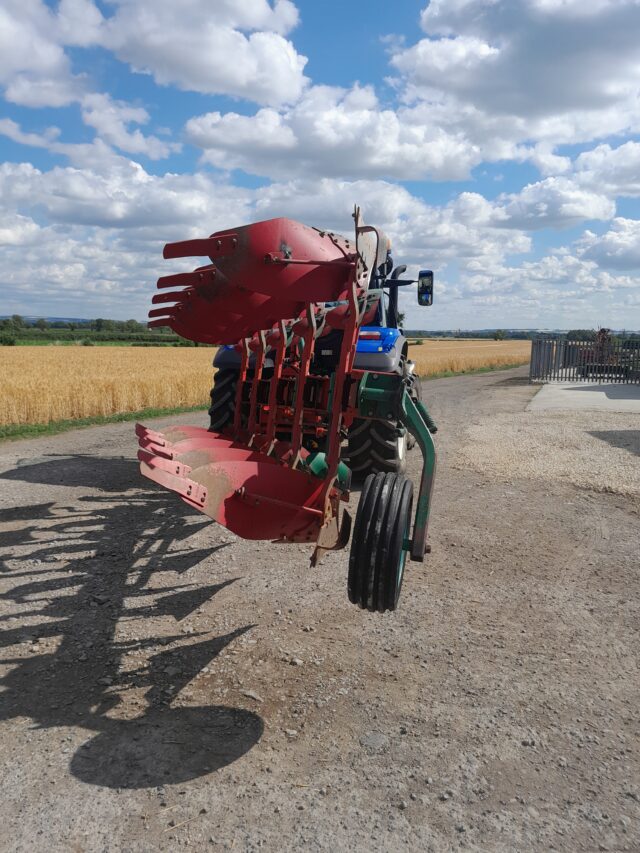 Kverneland 5 furrow reversible plough