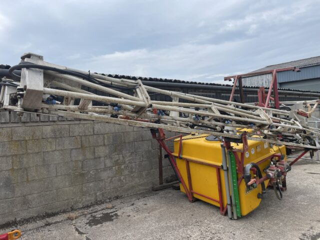 Frazier Agribuggy  de mount sprayer