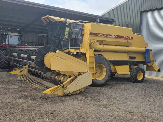 New Holland TF44 combine