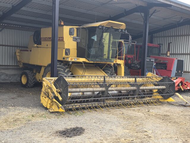 New Holland TF44 combine