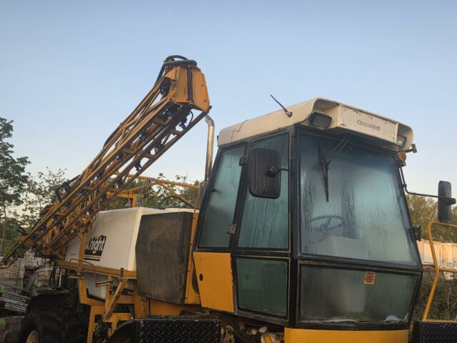 Knight self propelled sprayer