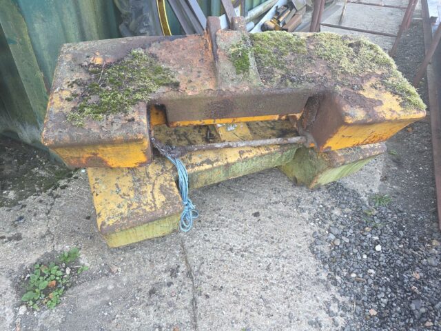 one tonne weight block