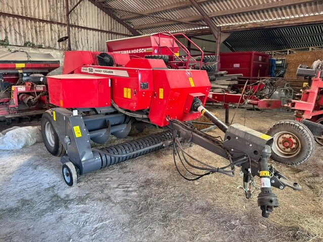 TA004900 2025 MF1842 SMALL SQUARE BALER