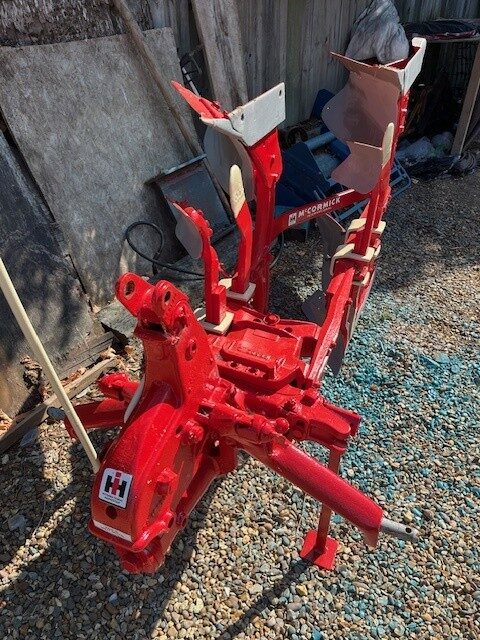 International B1-22 Reversable Plough