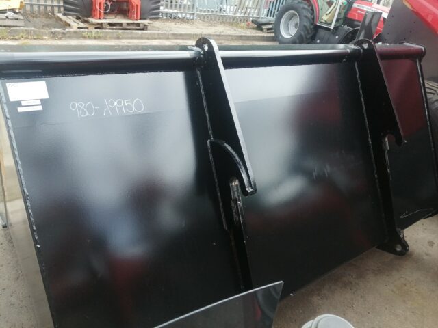 HM068190 NEW 2025 JCB GRAIN SHOVEL
