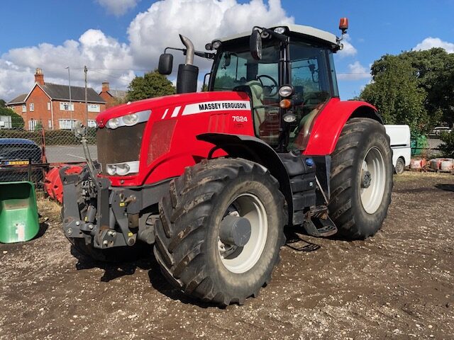 T512650A Massey Ferguson 7624 Tractor.