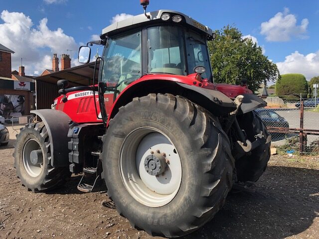 T512650A Massey Ferguson 7624 Tractor.