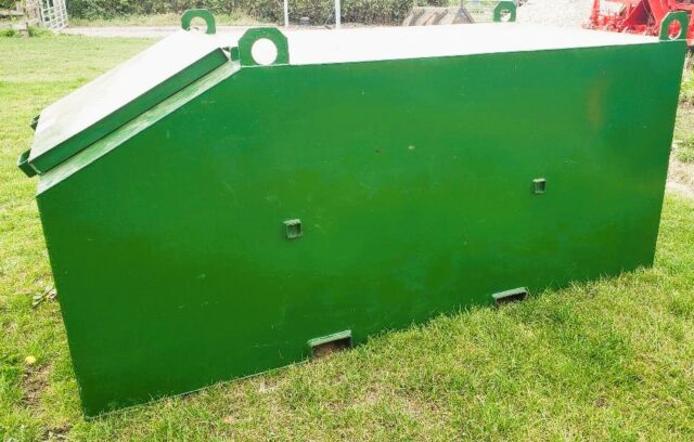 Wiles 2500ltr steel bunded fuel station