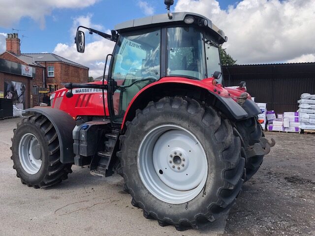 T512650B MF7618 4WD TRACTOR