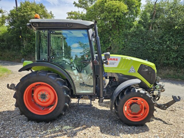 Claas Nexos 240F 4wd Tractor