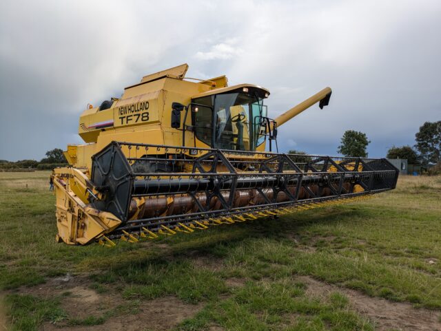 NEW HOLLAND TF78 Combine Harvester