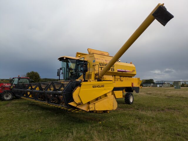 NEW HOLLAND TF78 Combine Harvester
