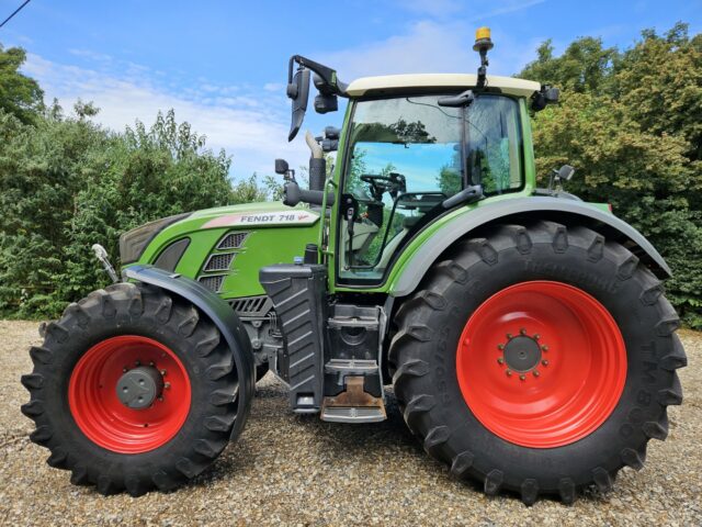Fendt 718 Vario 4wd Tractor