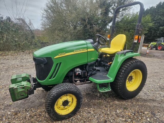 John Deere 3320 4wd Compact Tractor