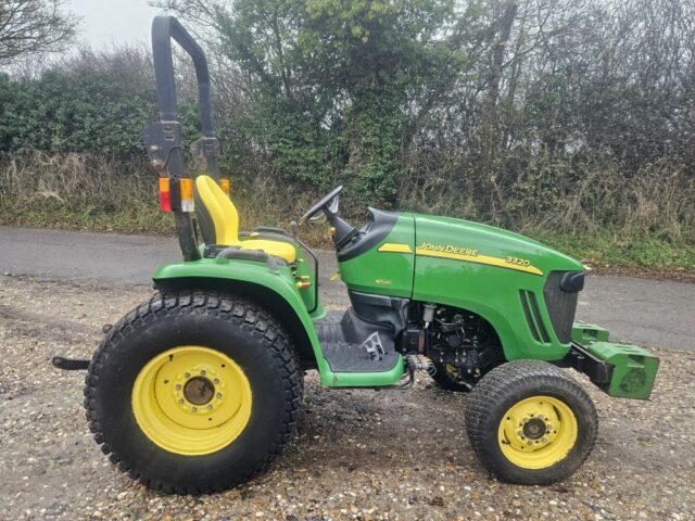 John Deere 3320 4wd Compact Tractor