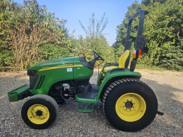 John Deere 3320 Compact Tractor