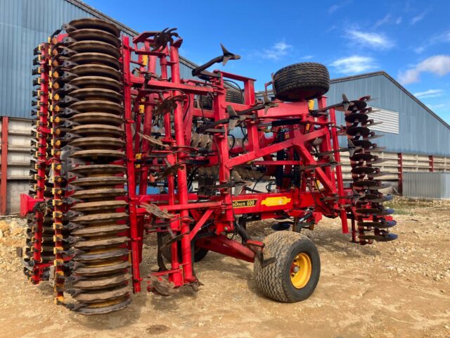 One- 2006 Vaderstad Topdown TD600