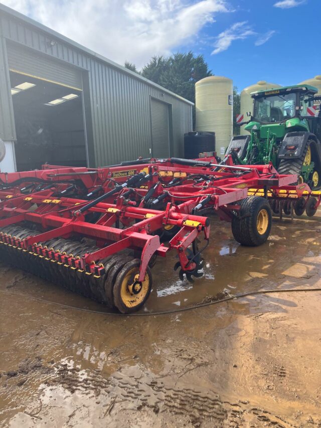 One- 2006 Vaderstad Topdown TD600