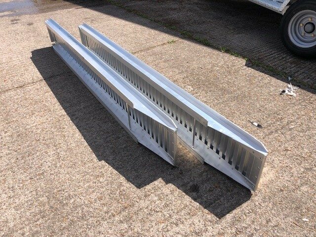 GM36848A KX5598 8′ ALLOY SKIDS