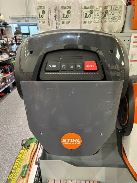 2M041037 STIHL IMOW 5 EVO ROBOTIC MOWER.