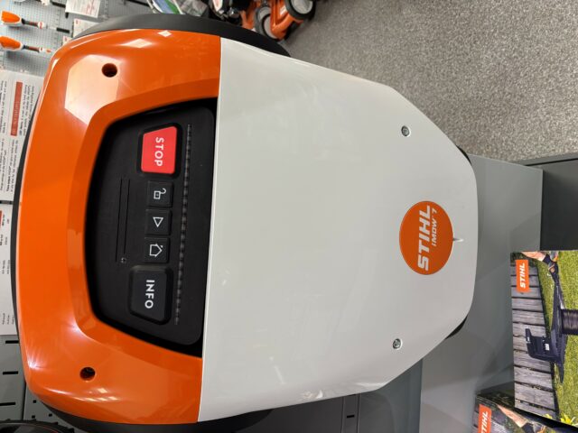 2M041047 STIHL IMOW 7 ROBOTIC MOWER.