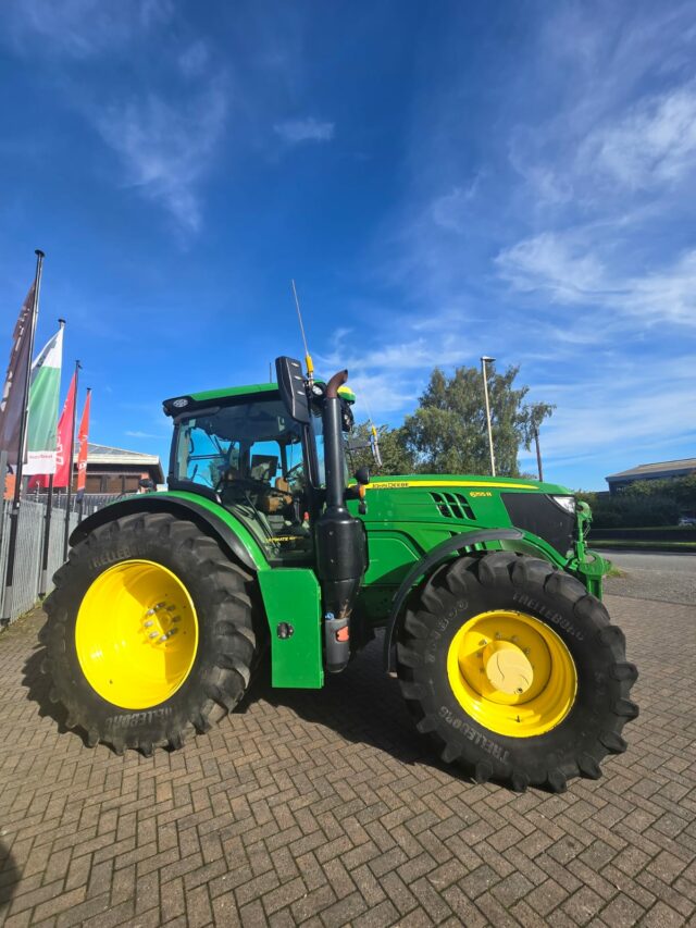 JOHN DEERE 6155R