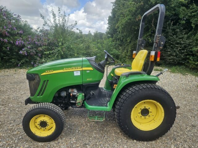 John Deere Compact 3320 4wd Tractor
