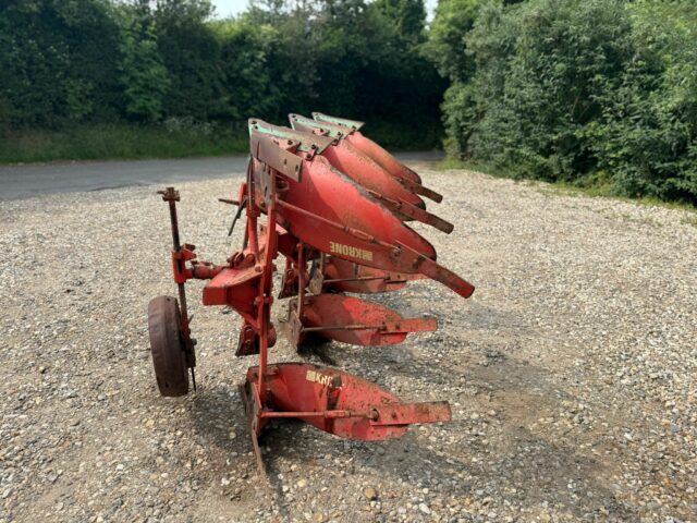 Krone Mustang SL 90/3 Furrow Plough
