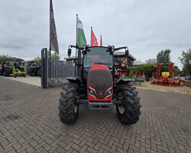 VALTRA A95 TRACTOR