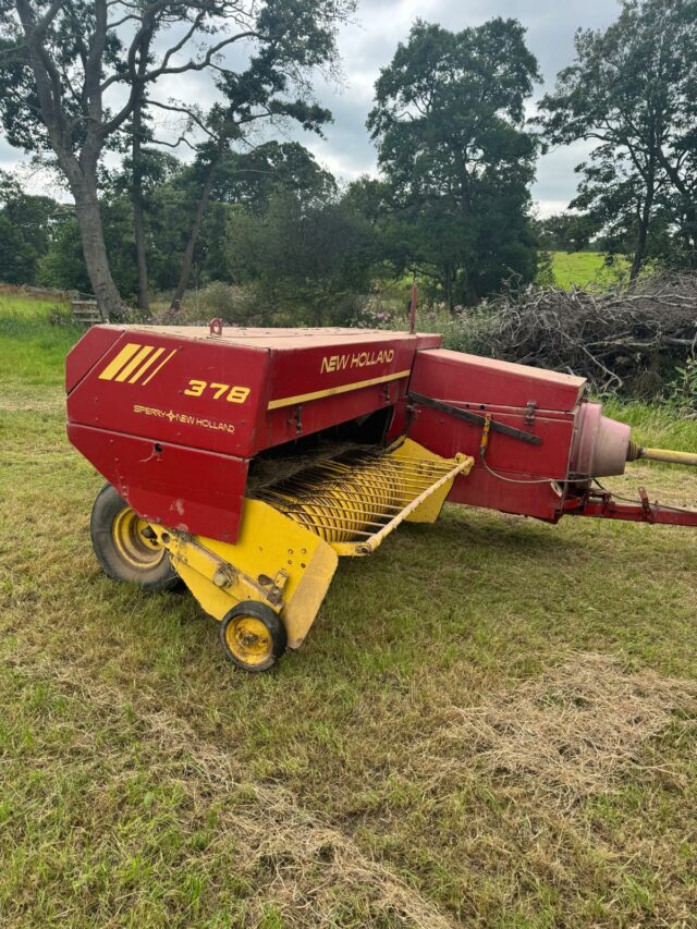 New Holland 378 Conventional Baler
