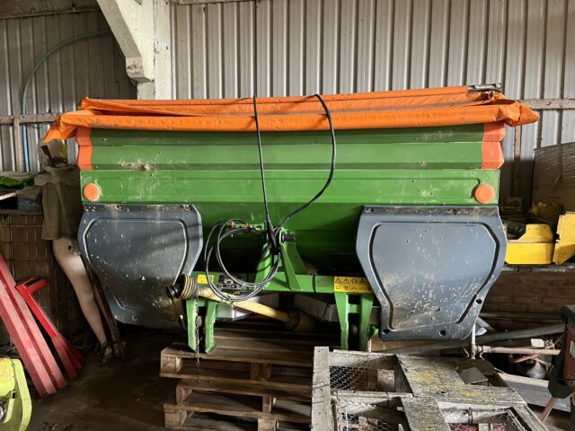 Amazone 24m fertiliser spreader
