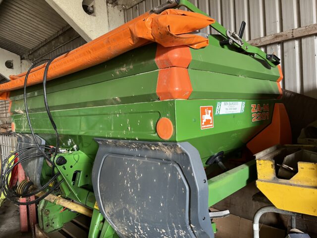 Amazone 24m fertiliser spreader