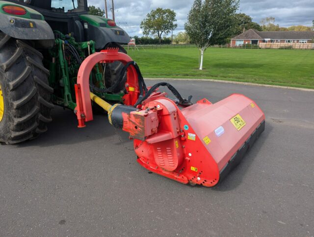 MASCHIO 2.3M OFFSET FLAIL MOWER (2016)