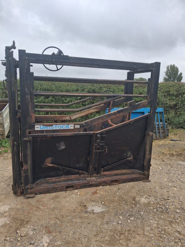 Premier cattle crush