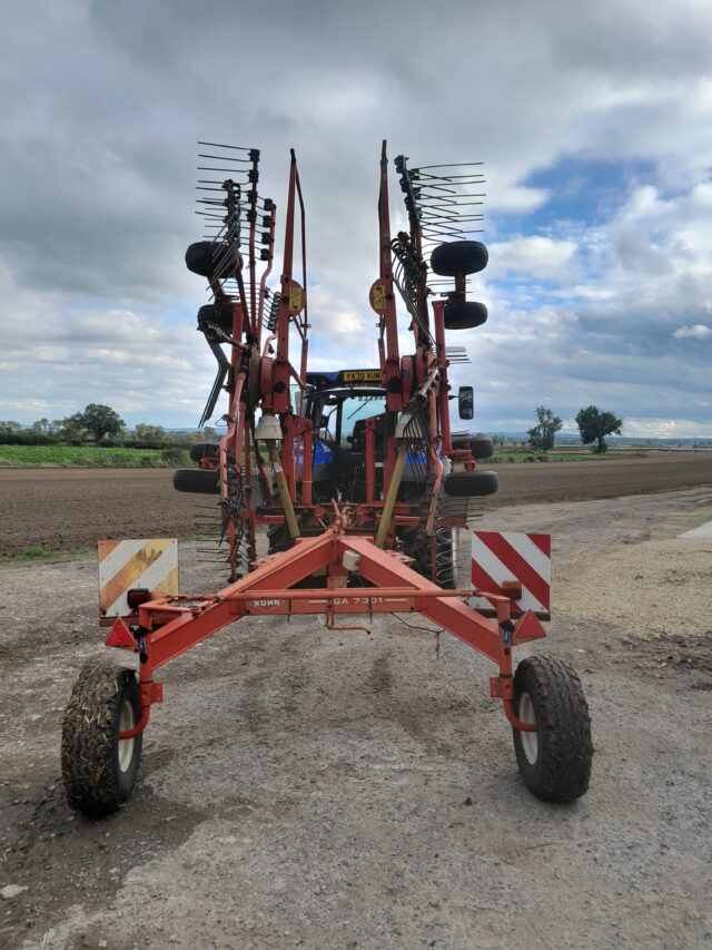 Kuhn GA7301 twin rota rake
