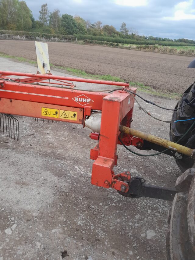 Kuhn GA7301 twin rota rake