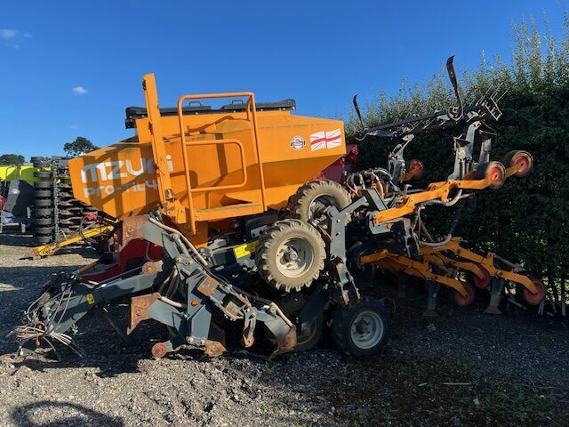 T8010141 2015 Mzuri Pro-Til4T Drill